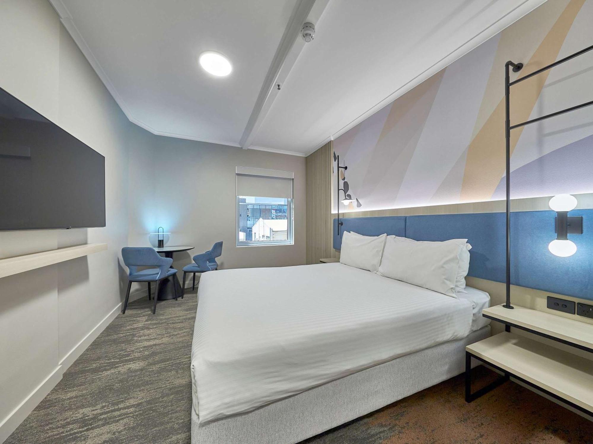 Ibis 4*