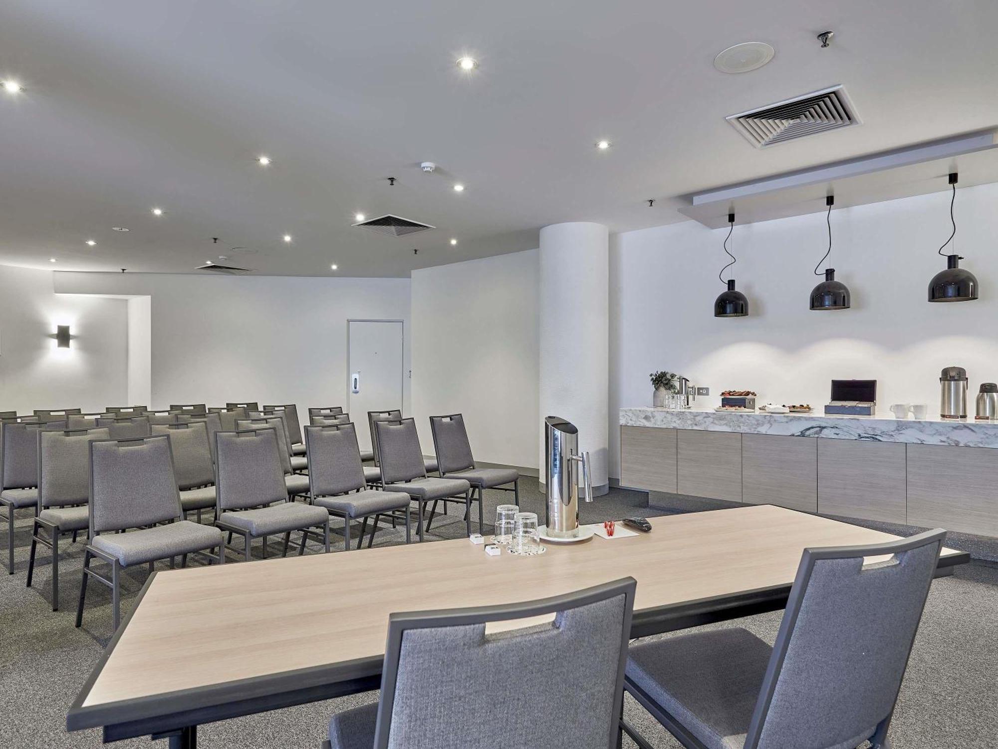 Ibis Hotel 4*